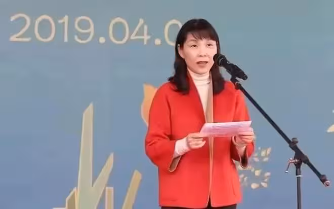 大瓜!宗慶後大兒子長相酷似叔叔,杜建英、宗澤後國外往來有玄機