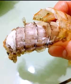 無油炸版的椒鹽皮皮蝦和巧撥蝦殼的方法