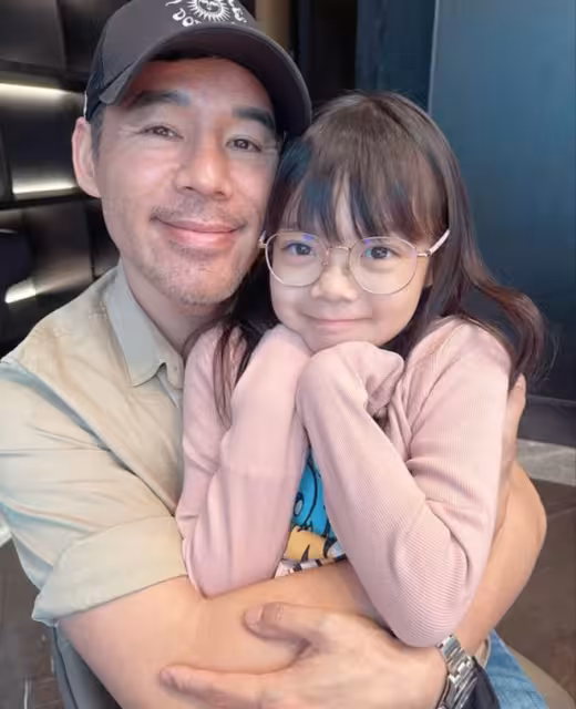 TVB男星演男一無望，砸500萬為兒女栽培興趣！兒子踢港超女兒獲韓團編舞指導！