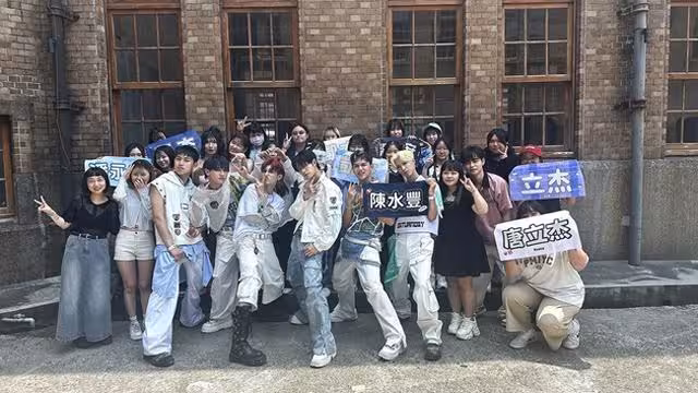 男團Saturnday正中午頂高溫拍MV　暖心1舉動超寵粉：不可以不喝
