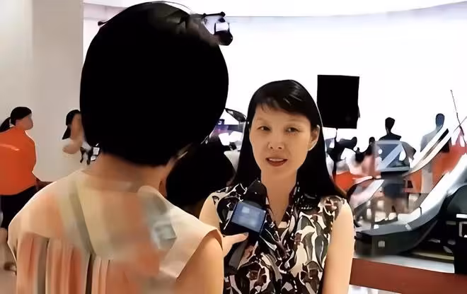 杜建英的「上位史」:拿捏老闆,拉攏宗家人,多次阻撓宗馥莉掌權