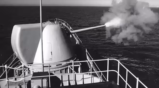 威力離譜的203mm艦炮,用空包彈擊穿戰艦裝甲,為何最後遭棄用?