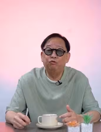 《唐伯虎點秋香》華府老師75歲宣布徵婚！　黎彼得4個月前才進ICU