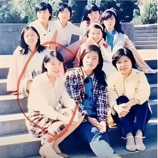 當小三的杜建英,可能腸子都悔青了!聲名狼藉,仨孩子也抬不起頭