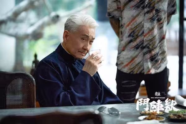 《角頭》出現新勢力! 「南霸天」黃鐙輝穿金項煉、花襯衫撂狠話