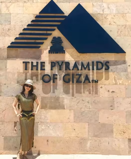 章子怡埃及度假愜意像女王，汪峰帶全家旅遊森林北愁眉苦臉像怨婦
