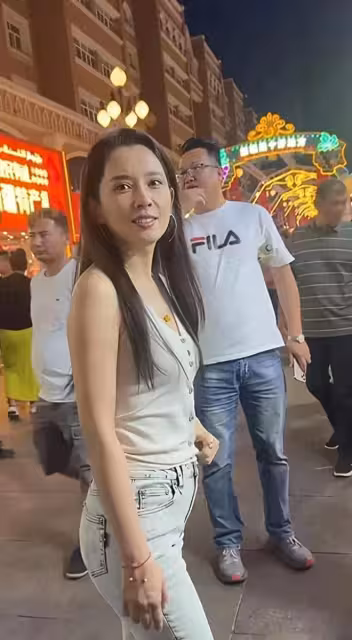 章子怡埃及度假愜意像女王，汪峰帶全家旅遊森林北愁眉苦臉像怨婦