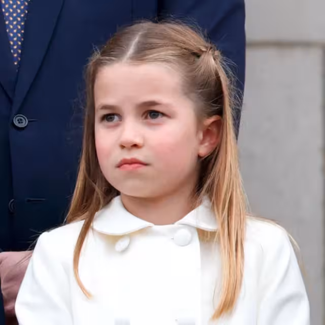 夏洛特公主小表妹完美復刻經典造型，2歲就穿出王室范兒