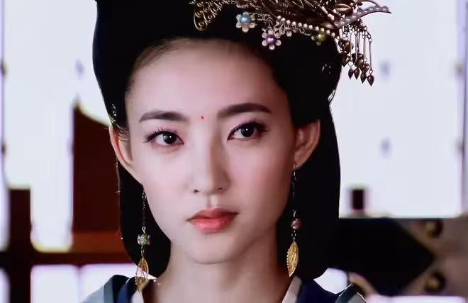 真的影視寒冬了!王麗坤也出演短劇了,預告中好多巴掌戲