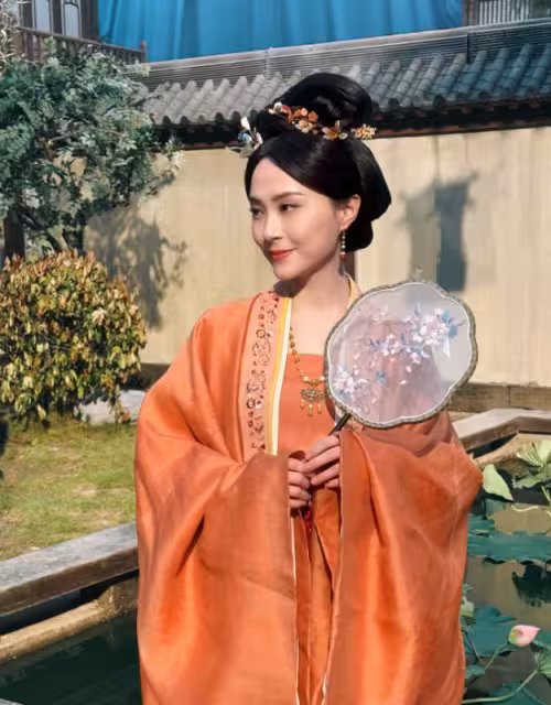 31歲TVB女星首次參演於正古裝劇!大讚場景又漂亮又大!網友大讚是古典美人!