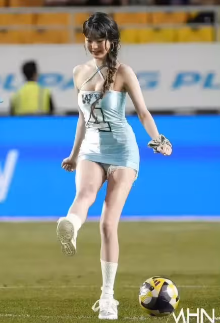 女愛豆出現服裝暴露爭議！粉絲維權被嘲「打臉」？