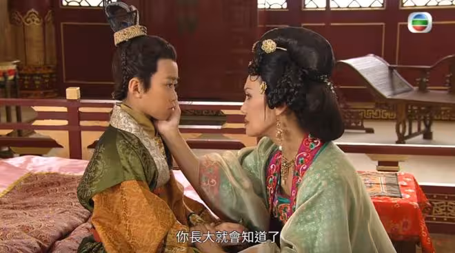TVB兩大童星17年後再同框！「小劉三好」長成文青美女！公開呼籲「小金玲」現身！