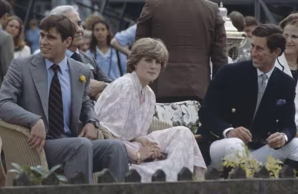 黛安娜王妃大婚前流淚：曾猶豫嫁入王室，查爾斯難忘舊愛！