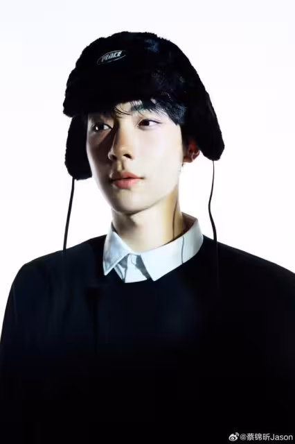芒果藝人蔡錦昕髮長文求工作,稱待業青年,希望大家給他一個機會