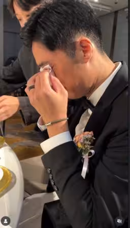 當完伴郎「李運慶回座位淚崩」!洪詩得知原因嘴角失守:太可愛了吧