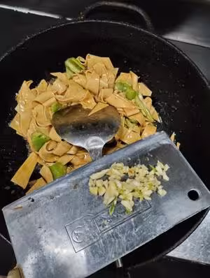 尖椒干豆腐