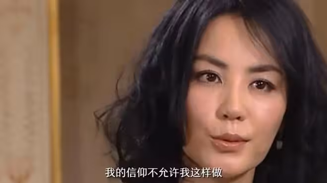 自己辛苦養大的李嫣,竟給李亞鵬做了「嫁衣」,王菲後悔了嗎?