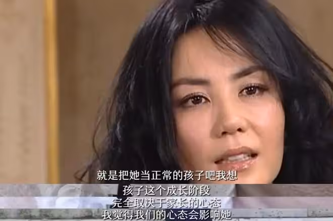 自己辛苦養大的李嫣,竟給李亞鵬做了「嫁衣」,王菲後悔了嗎?