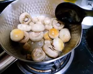 明明是素湯 卻鮮得像雞湯一樣的「口蘑湯」