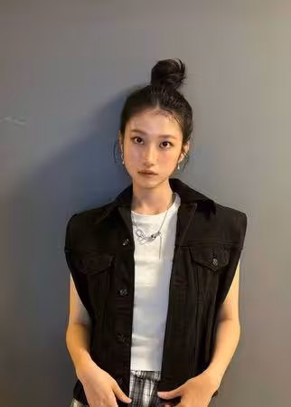 影/李千娜首同框21歲正妹女兒! 神基因「複製貼上」以為照鏡子