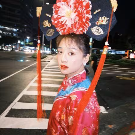 鬼鬼生日辦「還珠格格派對」! 演藝圈好友全扮成格格阿哥狂歡