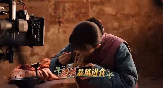 假吃就別演了！看《生萬物》楊冪吃面喝湯，讓多少演員臉紅