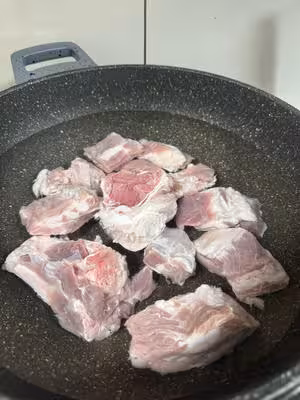 酸菜粉條燉大骨