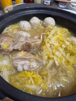 酸菜粉條燉大骨