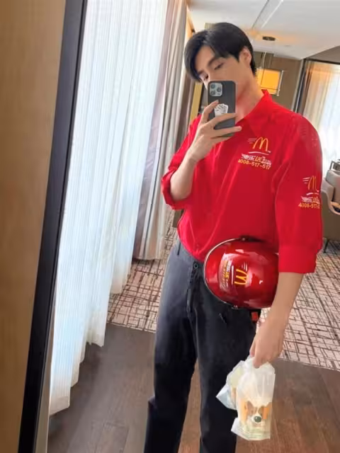 又糊了！低情商，求導演，送外賣，終於進組又曝光戀情 女主實慘