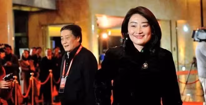 宗馥莉贏定了!她主動撕開宗家遮羞布,杜建英30年準備付諸東流