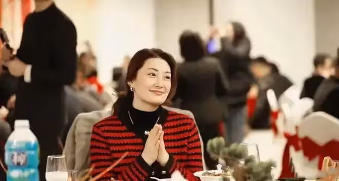 宗馥莉贏定了!她主動撕開宗家遮羞布,杜建英30年準備付諸東流