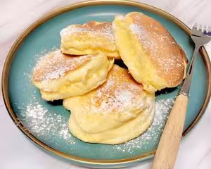 不用烤箱 15分鐘無油低糖的舒芙蕾蛋糕鬆餅 🥞 蓬鬆綿軟
