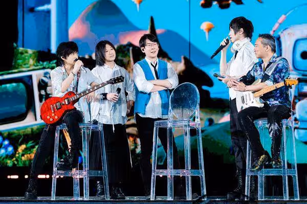 五月天「畢業典禮」逼哭粉! 43場鳥巢達陣感性吐心聲