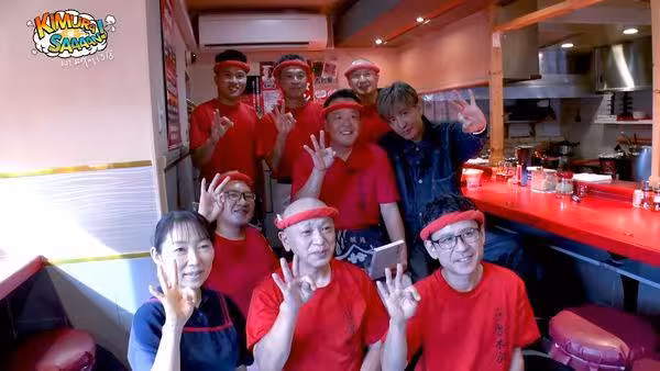 拉麵店員工看到木村拓哉! 「怕手髒」不敢問握手…男神雙手緊握