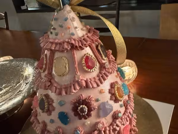 GD生日眾星歡慶！現身「不能笑派對」超崩潰　BIGBANG隔天迎19周年