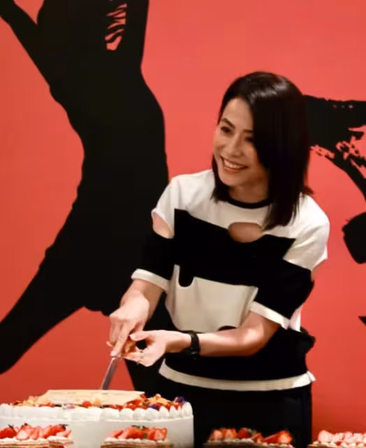 TVB前花旦過生日自爆曾想退圈!大感辛苦和走投無路!入行逾30年仍單身!
