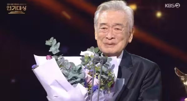 90歲李順載爺爺遭傳體況差! 親人出面曝現況:專注復健中