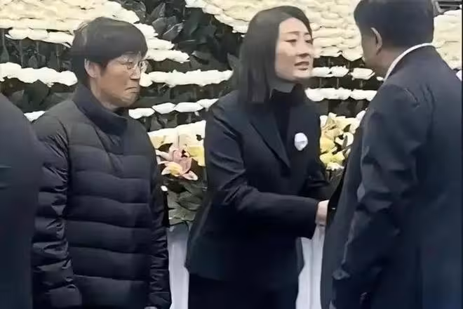 18億信託只是誘餌,宗馥莉有自己的大殺器,私生子全掉進她的布局