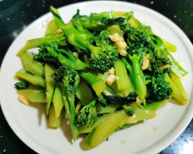 炒西蘭苔，可炒一切綠色蔬菜配方
