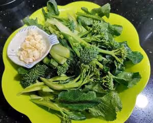 炒西蘭苔，可炒一切綠色蔬菜配方