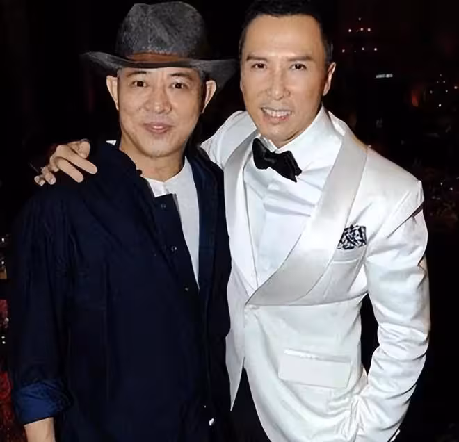 李連杰甄子丹都是62歲，狀態看起來像兩代人，果然相由心生啊