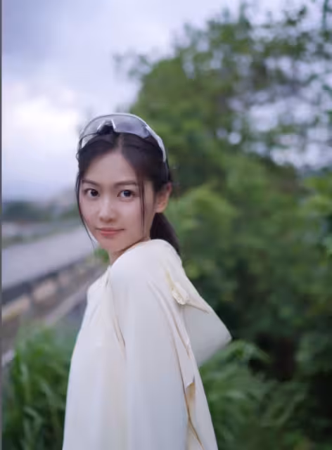 TVB清純小花被黃宗澤吐槽「沒智慧」！現身回應「我也覺得」！攜5部未播劇備受力捧！