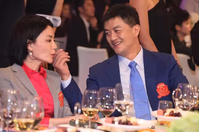 從令狐衝到「老賴」:李亞鵬的江湖只剩一地雞毛,幸虧王菲走的早
