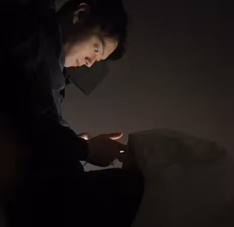 「陸劇男神」許凱被爆十指交纏照！遭控劈腿開房發聲反擊…她再放影片