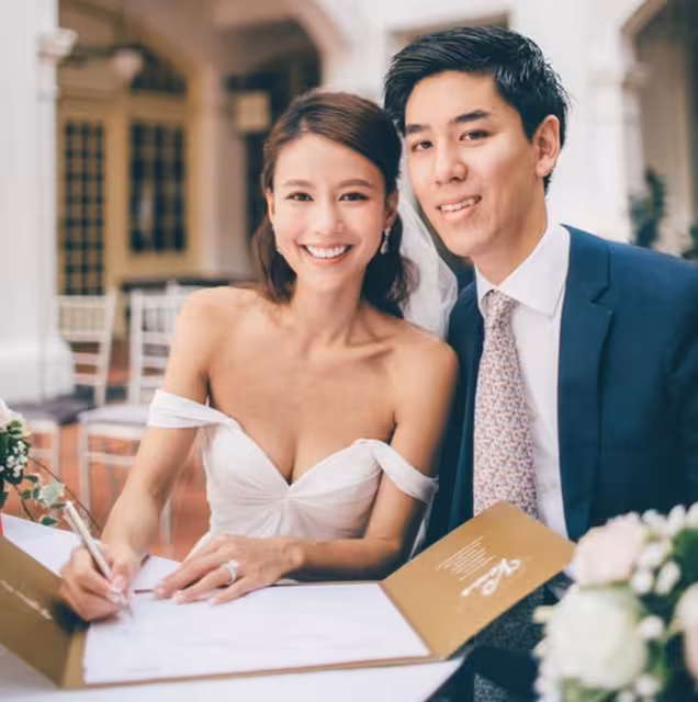 前港姐大曬婚照慶祝結婚9周年!曾備受力捧卻突然退圈!生兩女身形纖瘦如少女