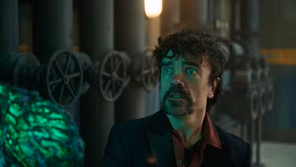 《魔戒》金髮男神佛羅多變了!新片「禿頭+黑眼圈」怪異造型認不出