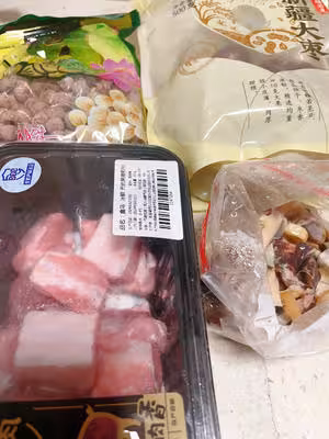 墨魚排骨蓮子湯