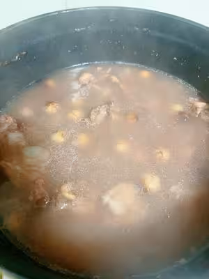 墨魚排骨蓮子湯