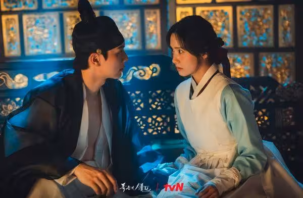 《暴君的主廚》被抓包漢字寫錯!潤娥身後驚見「太平聖大」劇組道歉