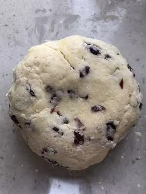 簡單的蔓越莓淡奶油小司康